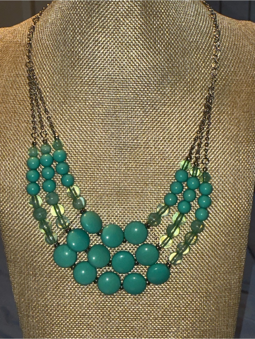 Green Beaded Statement Necklace - Elegant Women's Jewelry